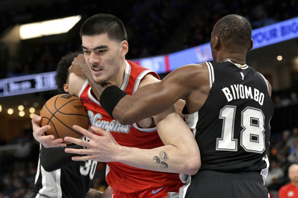 里看到有人 里看到有人